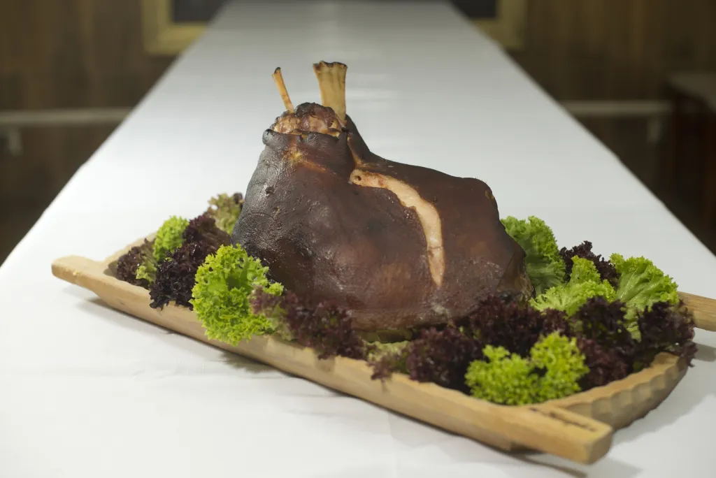 Cena: 440 zł zamów wcześniej – U KNOPKA
