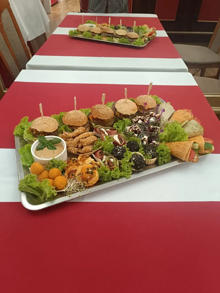 Cena: 220 zł zadzwoń i zamów: 605 416 721 / 32 225 62 43 – U KNOPKA